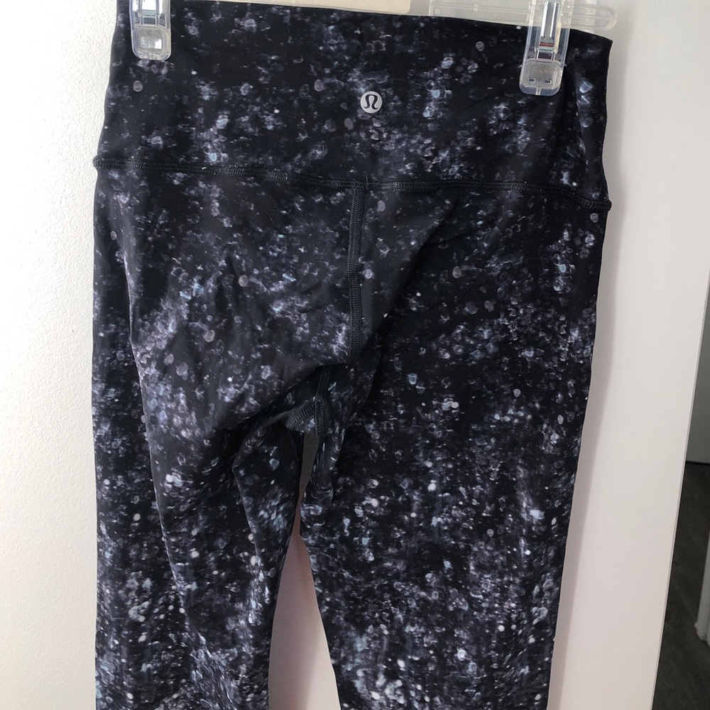 Lululemon size 6 leggings